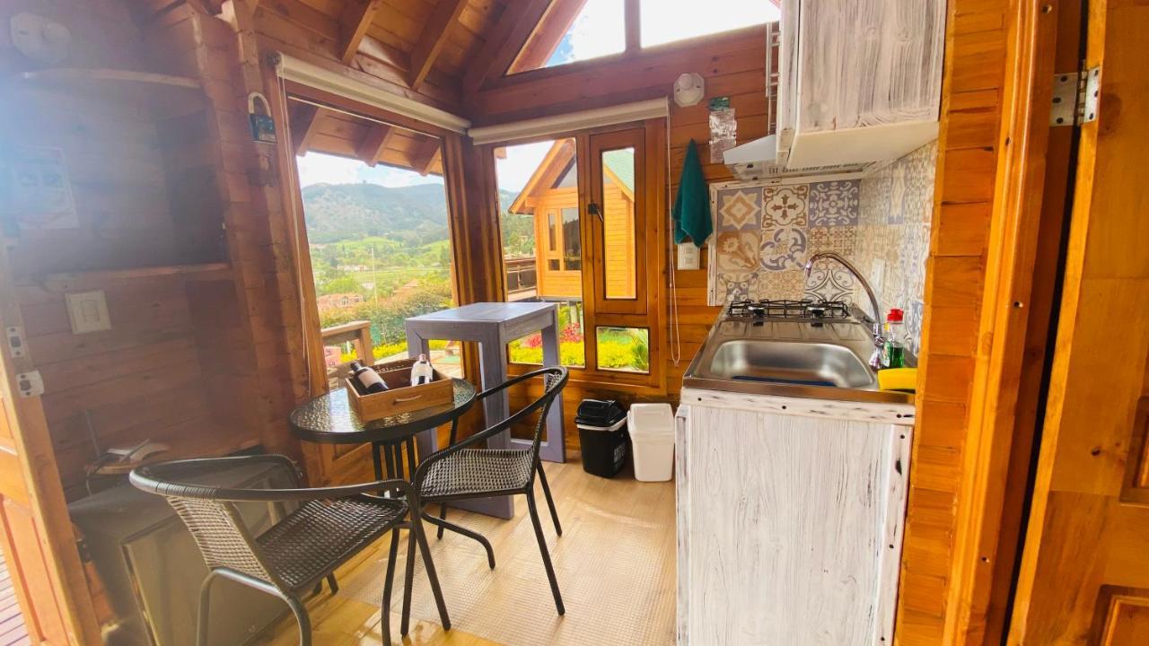 Angela Glamping & Tiny Lodge